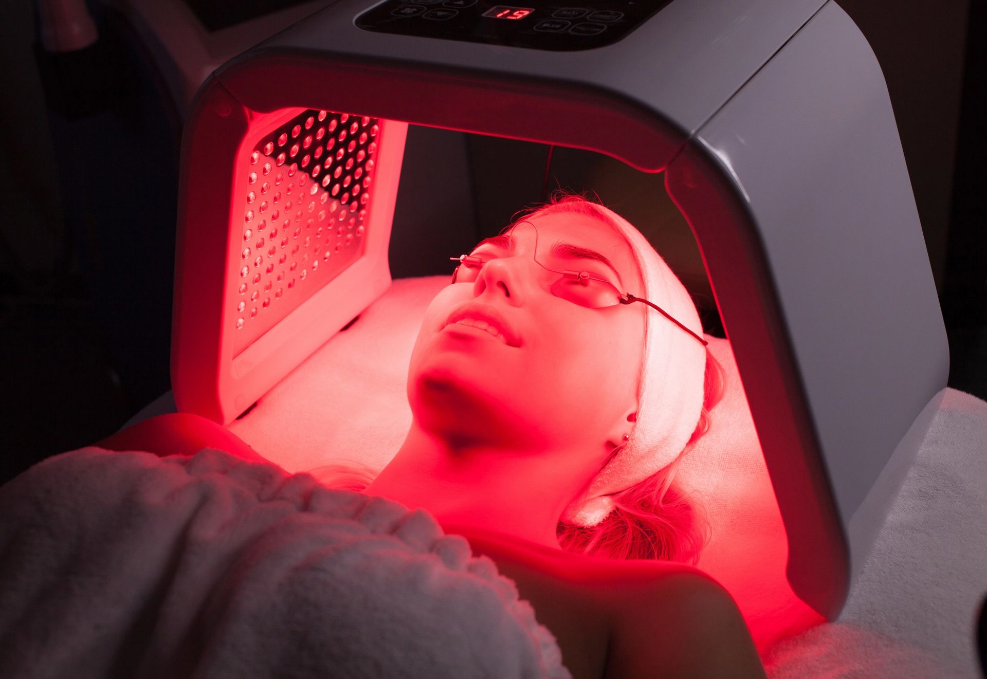 svc5 red light therapy